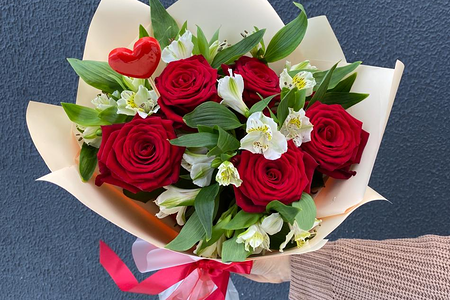 Букет цветов Твои Мечты из альстромерий и роз