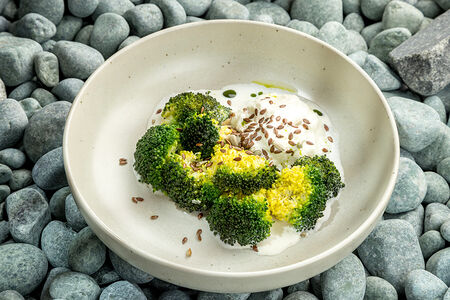 Брокколи со страчателлой