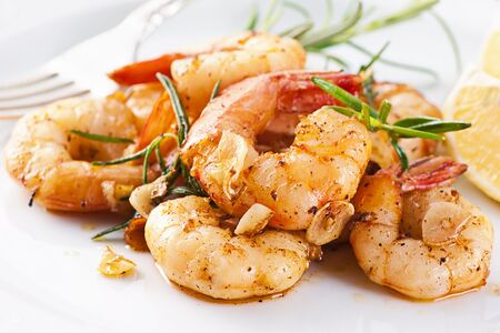 Жареные тигровые креветки