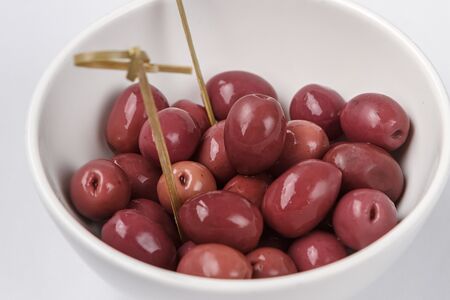 Чёрные или зелёные оливки