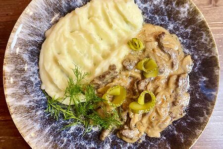 Бефстроганов с говядиной и грибами