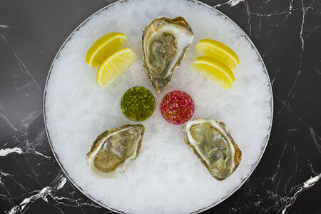 Три императорские устрицы 100-150