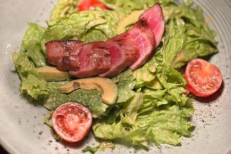 Салат с тунцом