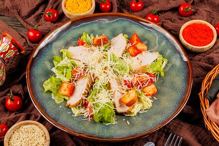 Цезарь с курицей