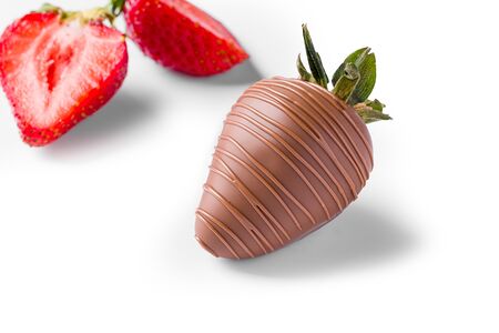 Клубника в молочном шоколаде