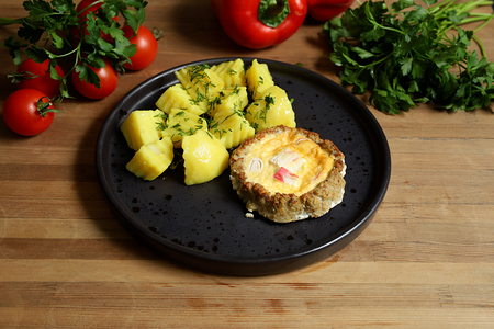 Корзиночка рыбная с крабовыми палочками