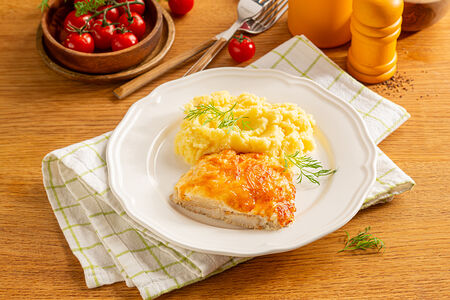 Мясо по-французски и картофельное пюре