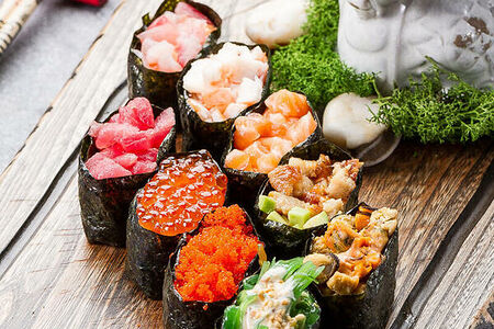 Гункан лосось спайси