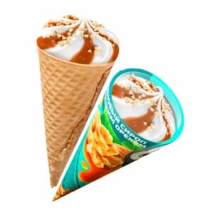 Рожок с кленовым сиропом и грецким орехом