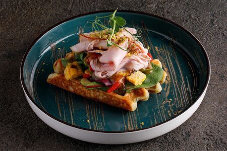 Бельгийские картофельные вафли c тамбовским окороком