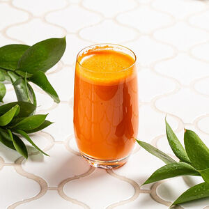 Свежевыжатый морковный сок