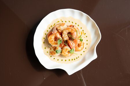 Лангустиновые креветки в сливочно-имбирном соусе