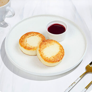 Сырники с клубничным соусом