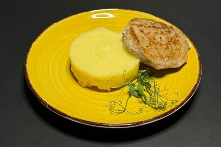 Пюре с котлеткой