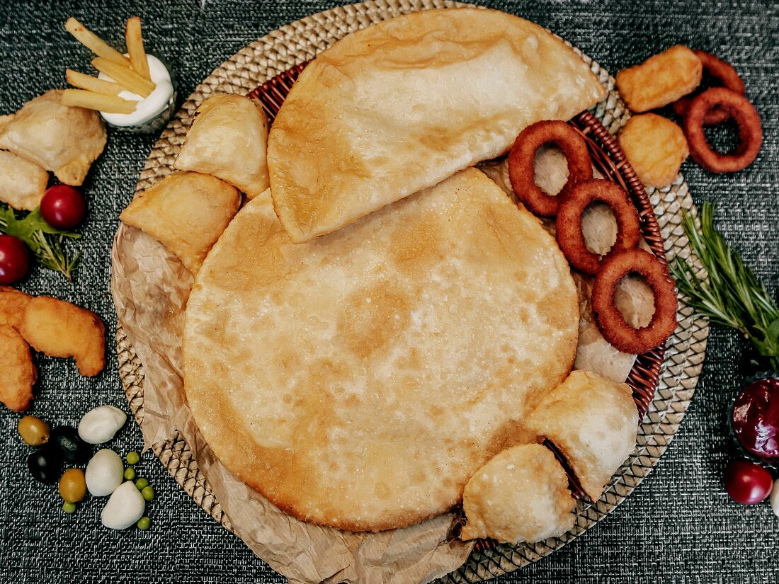 Много чебуреков