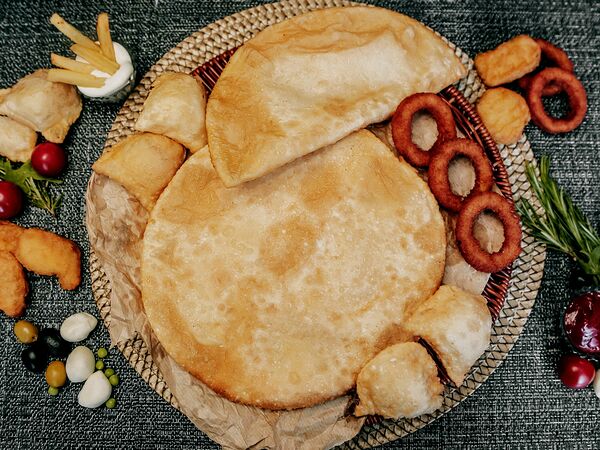 Много чебуреков