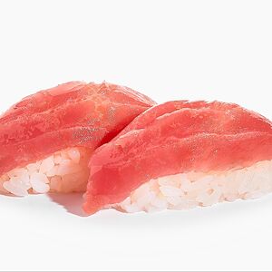 Суши с тунцом