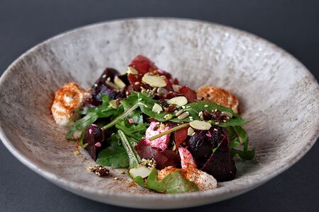 Свёкла из печи с бастурмой