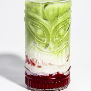 Клубничная айс-матча