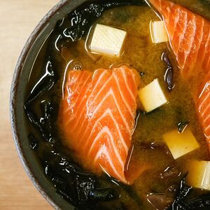 Мисо-суп с лососем