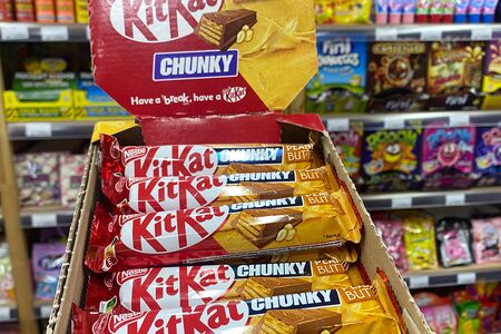 Шоколадный батончик KitKat Chunky Peanut Butter Европа