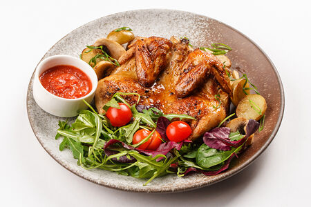 Цыпленок с жареной картошкой и луком