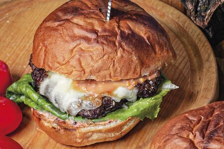 Фирменный бургер