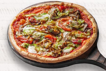 Пицца с овощами гриль