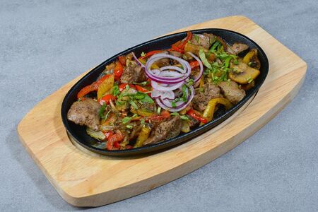 Куриная печень с грибами