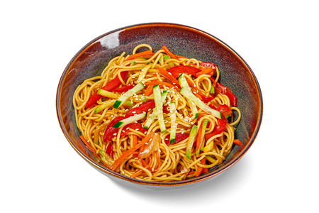 Лапша яичная с овощами