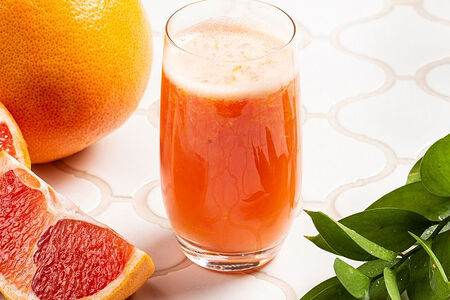 Свежевыжатый грейпфрутовый сок