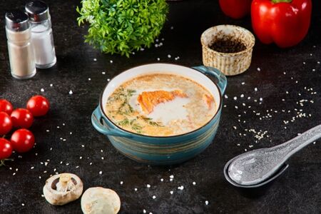 Сливочный суп с лососем