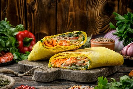 Шаурма вегетарианская в сырном лаваше стандартная