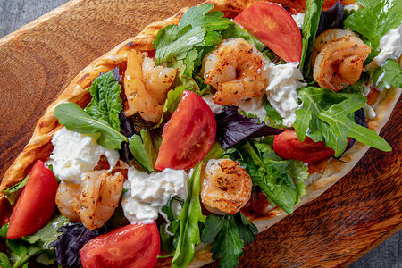 Лахмаджун с креветками