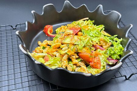 Теплый салат из индейки с белой фасолью