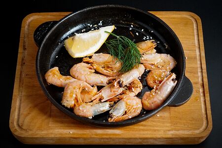 Креветки, жаренные с кунжутом