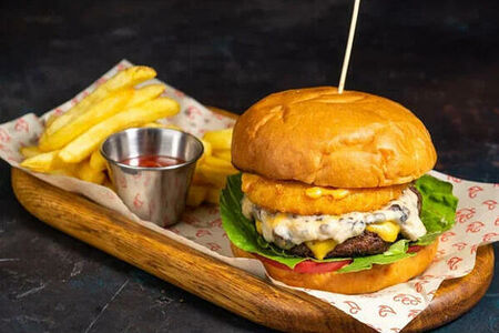 Бургер с грибным рагу и Моцареллой