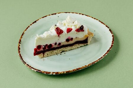 Торт Брусничный