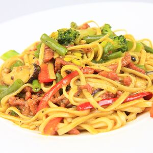 Лапша с говядиной и овощами