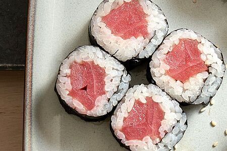 Маки с тунцом