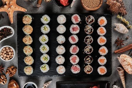 Классический Хосомаки с угрём