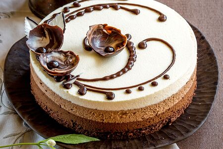 Три шоколада