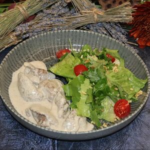 Теплый салат с куриной печенью