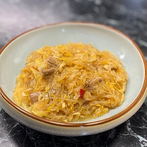 Жареная квашеной капусты с фунчоза