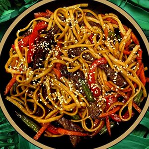 Удон со свининой 