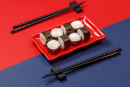 Маки с креветкой