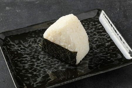 Онигири Стружка тунца