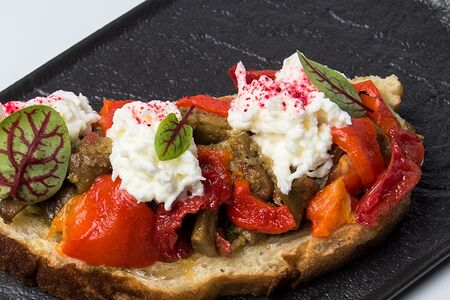 Брускетта с пармскими баклажанами