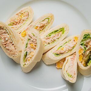 Ролл с тунцом 