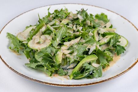 Зеленый салат